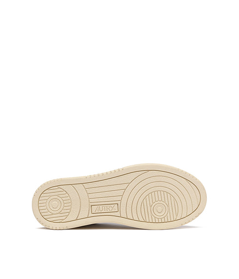 Medalist Low Sneaker - White / Tide Foam